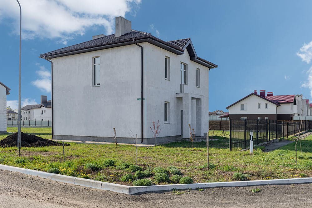 Будинок №395 в центрі містечка